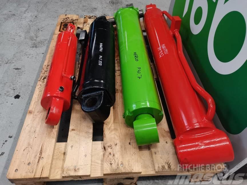 Manitou MT 1030 {hydraulic cylinder } Booms and arms