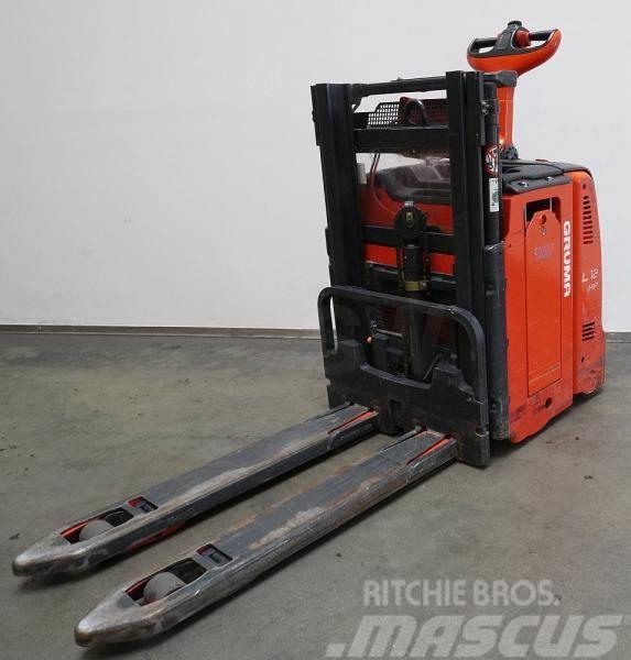 Linde L 12 L HP 133 Self propelled stackers