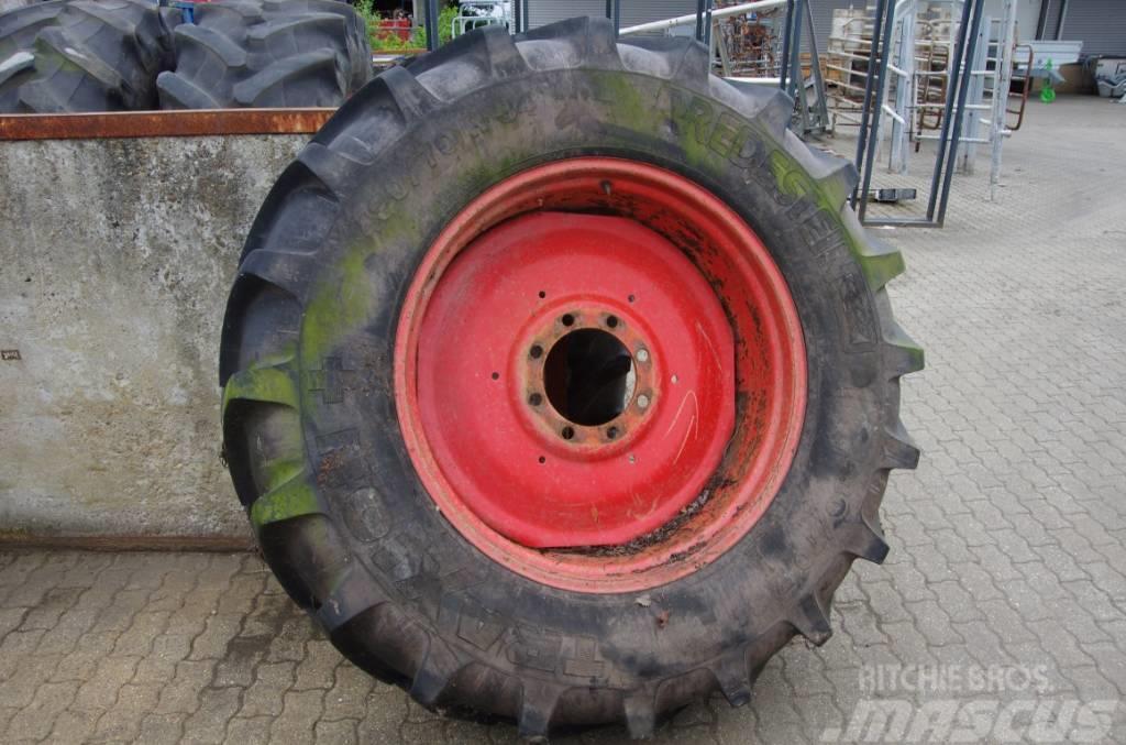 Vredestein 480/70 R 34 traction zonder velg Tyres, wheels and rims
