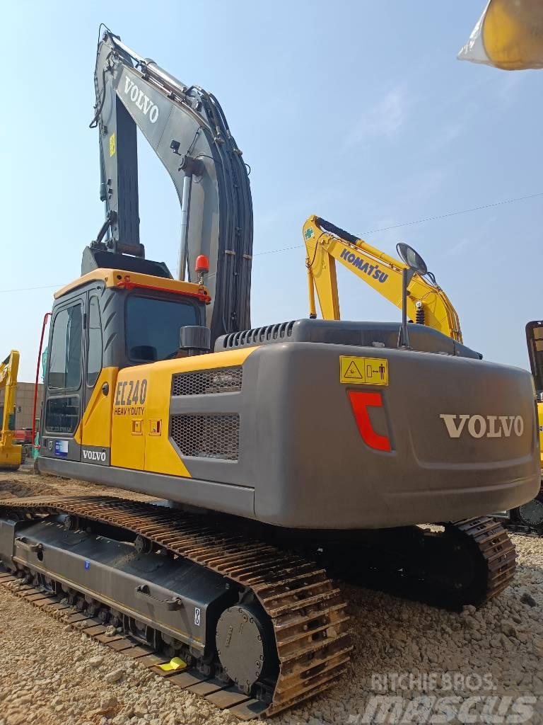 Volvo EC 240 Crawler excavators