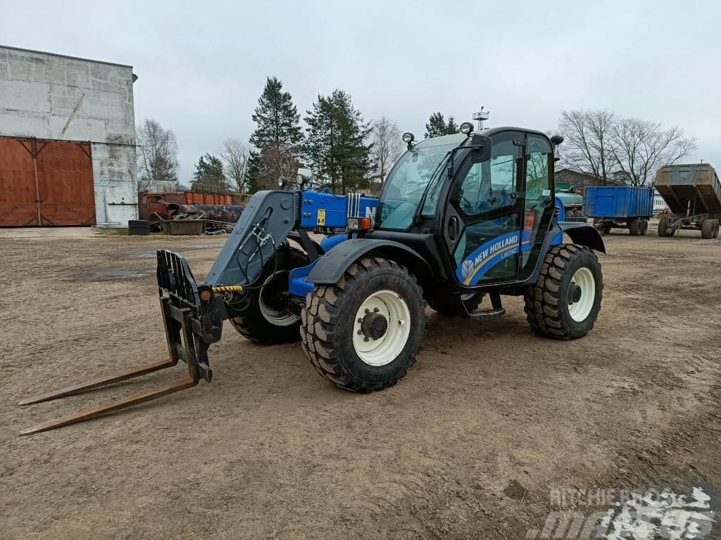 New Holland LM 7.42 Telehandlers for agriculture