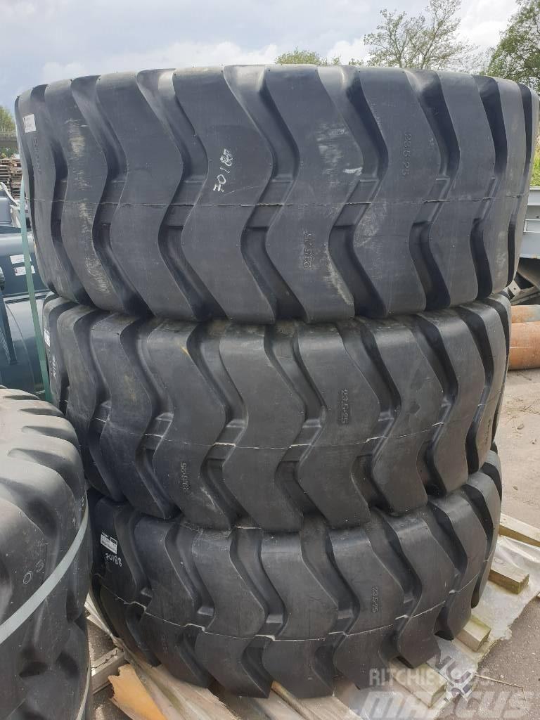 Triangle Loader tire 23.5-25, L3 Tyres, wheels and rims