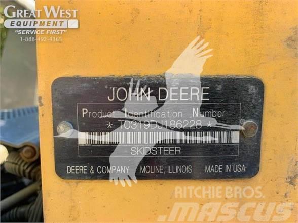 John Deere 319D Skid steer loaders