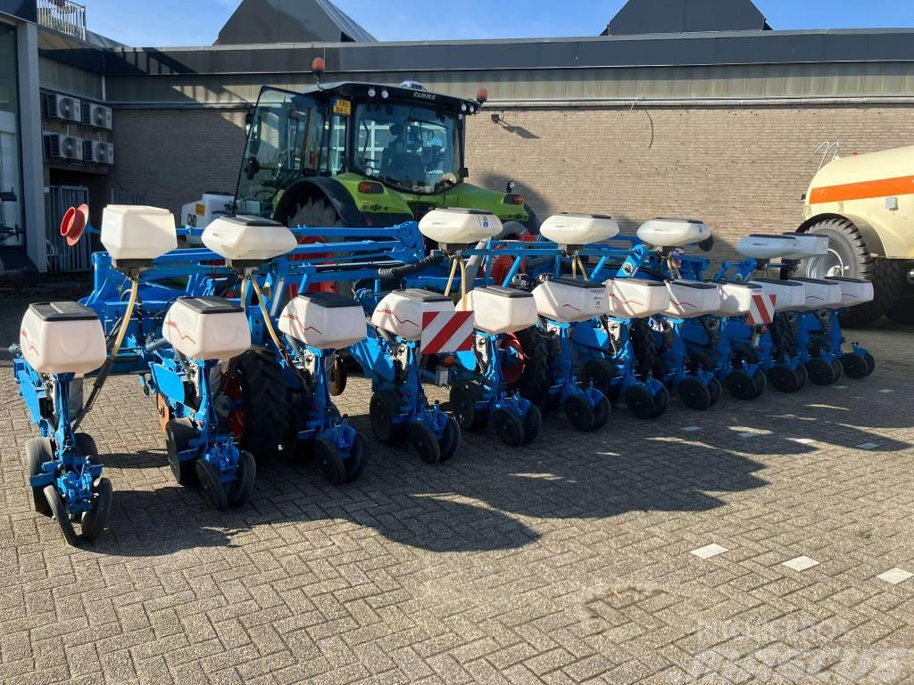 Monosem NG plus 12 rijer Precision sowing machines