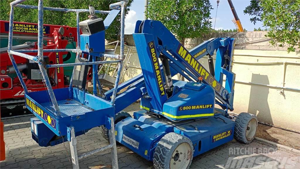 UpRight AB38 Articulated boom lifts