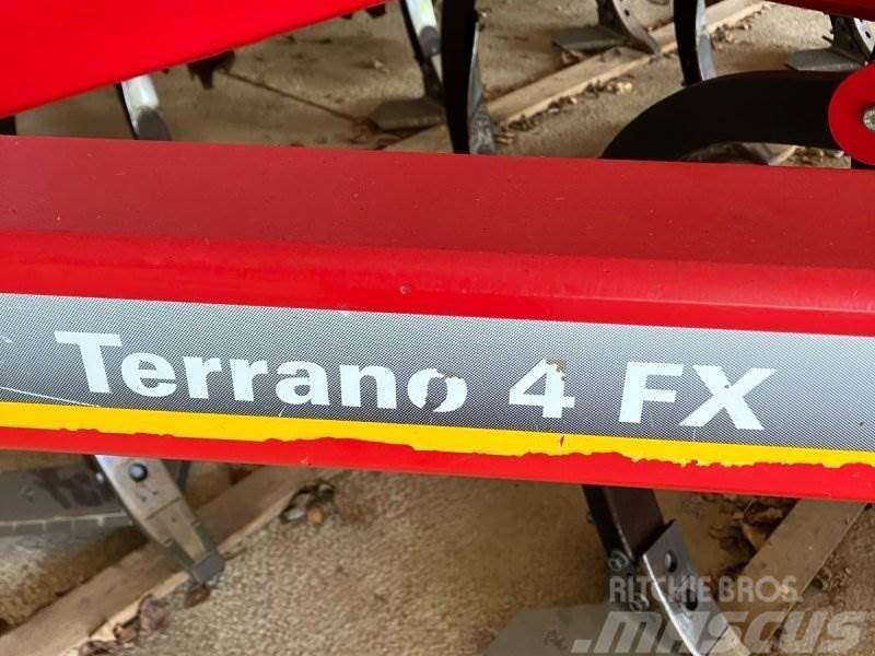 Horsch Terrano 4 FX Cultivators