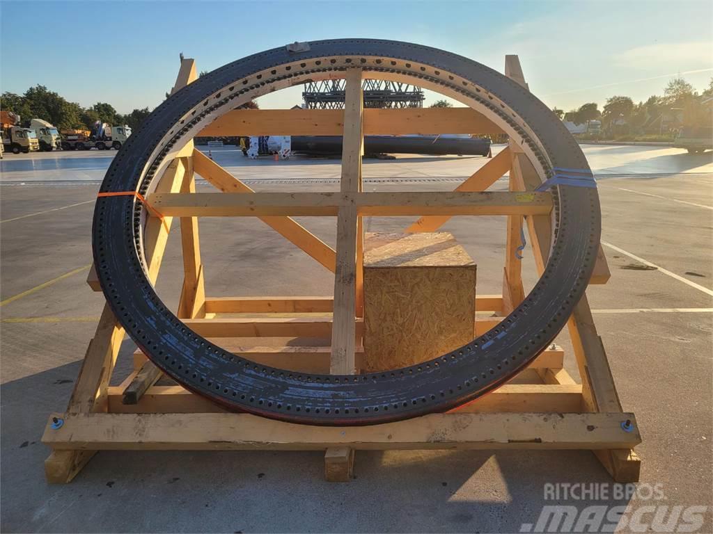 Liebherr LTM 1750-9.1 quick connection slew ring Crane parts and equipment