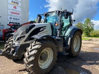 Valtra T 235