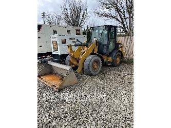 CAT 906M
