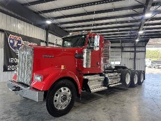 Kenworth W900