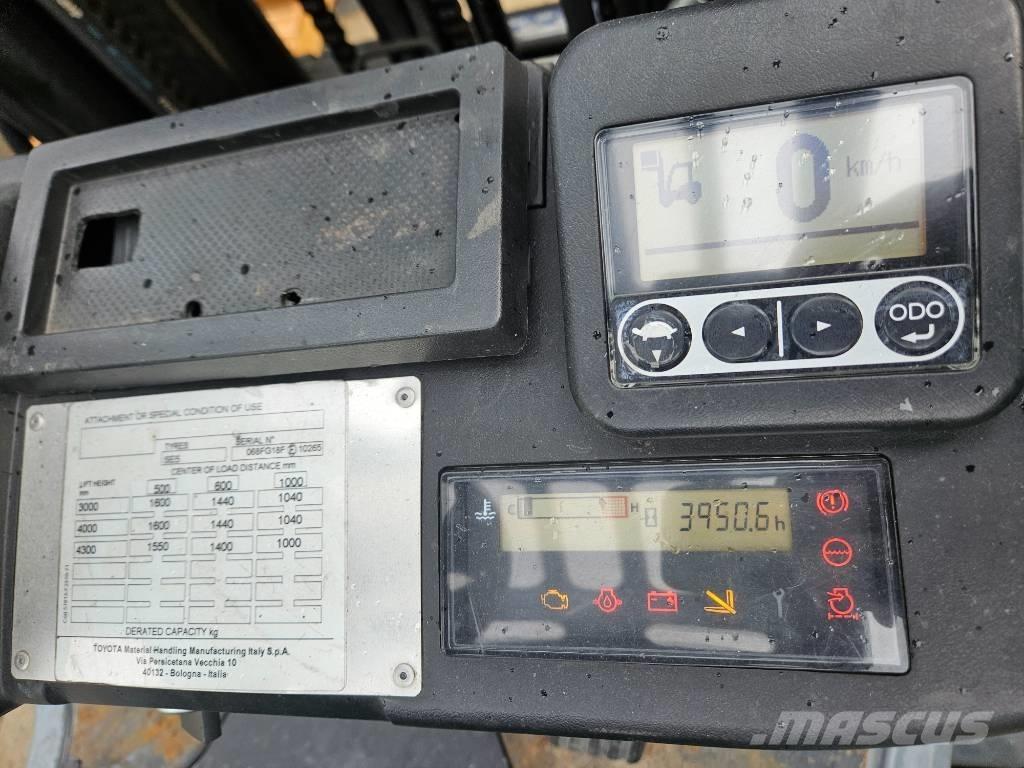 Toyota 8FGF18F Gas Stapler