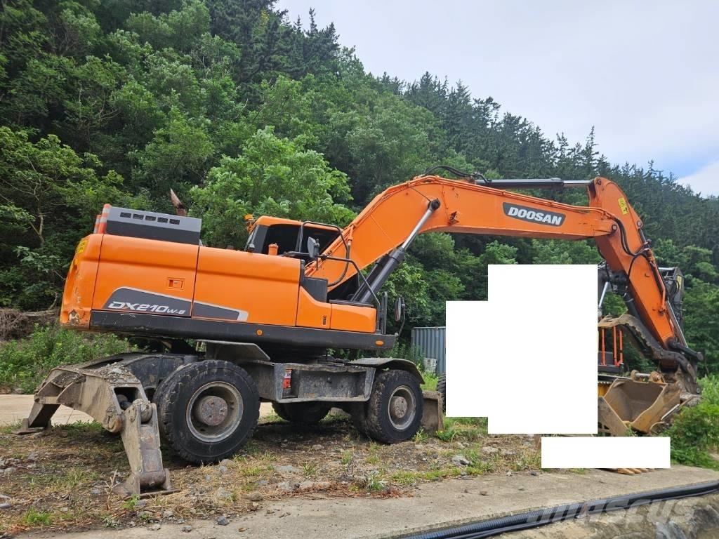 Doosan DX 210 W Mobilbagger