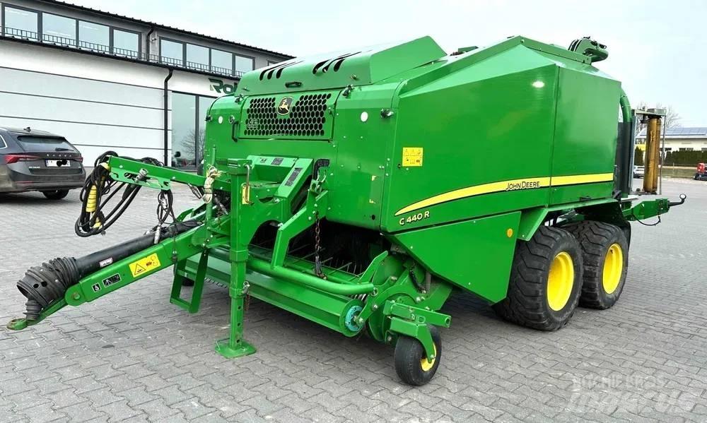 John Deere C 440 R Rundballenpressen
