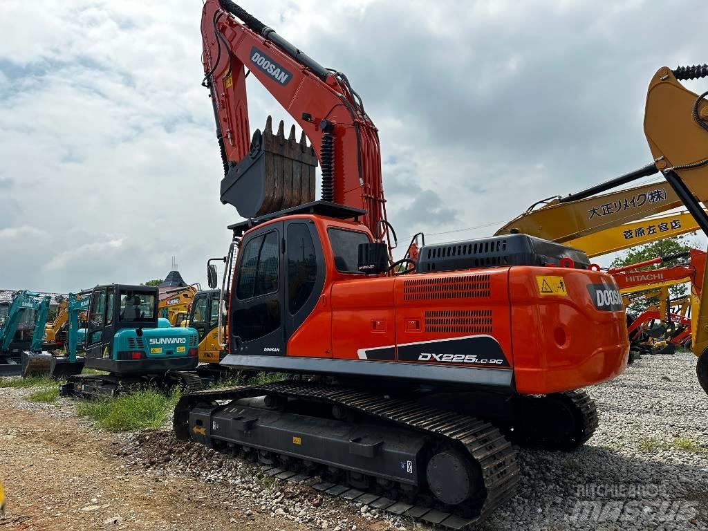 Doosan DX 225 LC-9C Raupenbagger