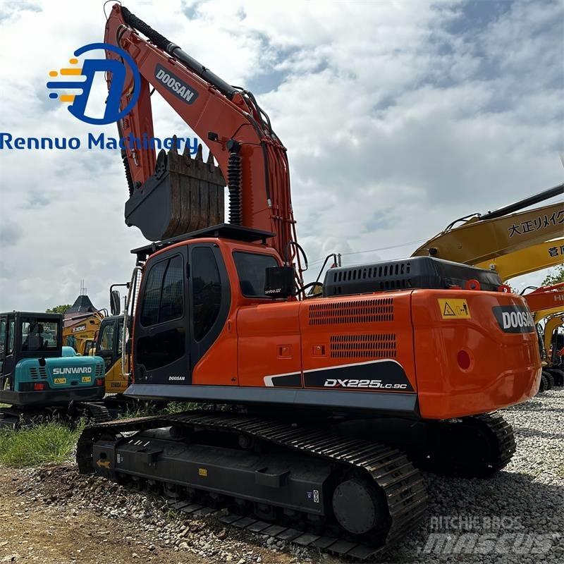 Doosan DX 225 LC-9C Raupenbagger