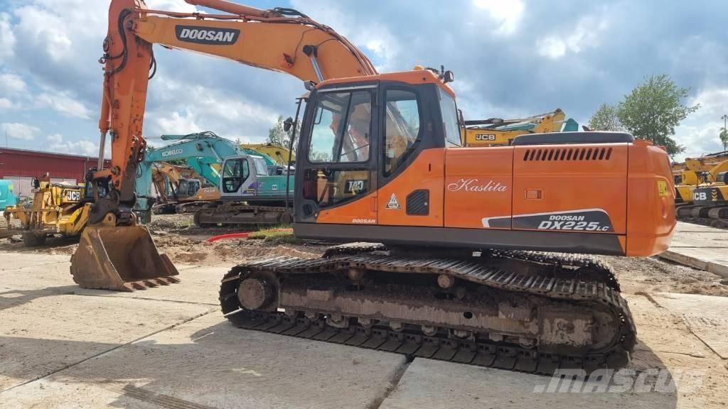 Doosan DX 225 LC Raupenbagger