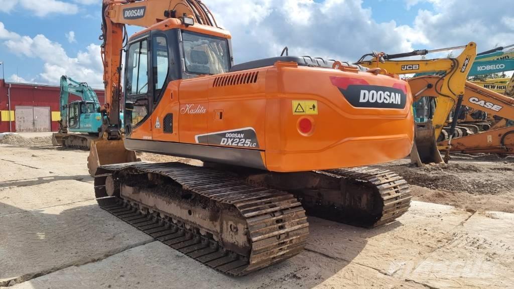 Doosan DX 225 LC Raupenbagger