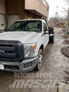 Ford F 350 Pritschenwagen/Pritschenwagen mit Seitenklappe