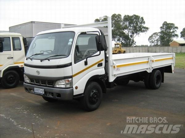 Toyota Dyna 7145 Pritschenwagen/Pritschenwagen mit Seitenklappe