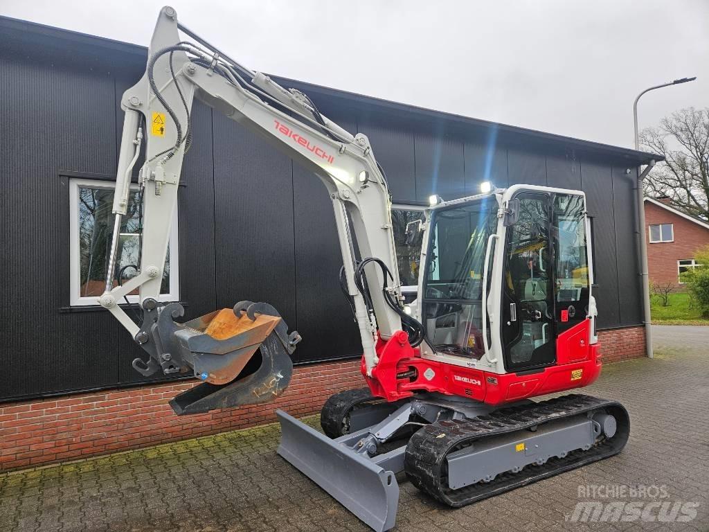 Takeuchi TB250-2 Materialumschlag