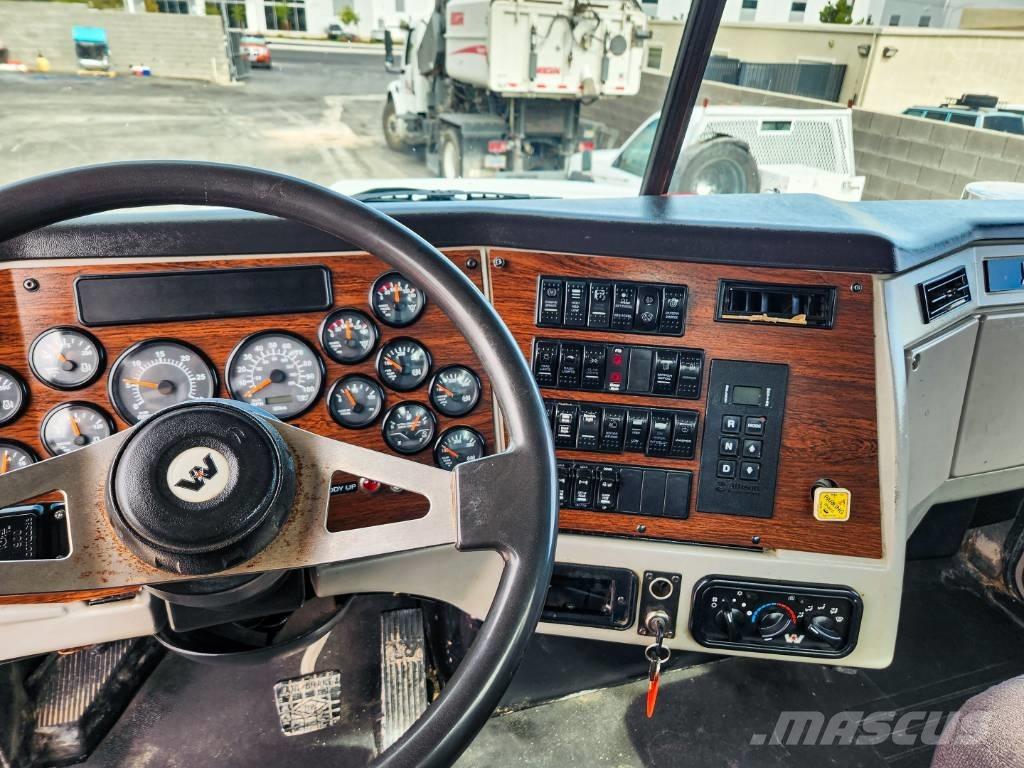 Western Star 4900 SB Saug- und Druckwagen