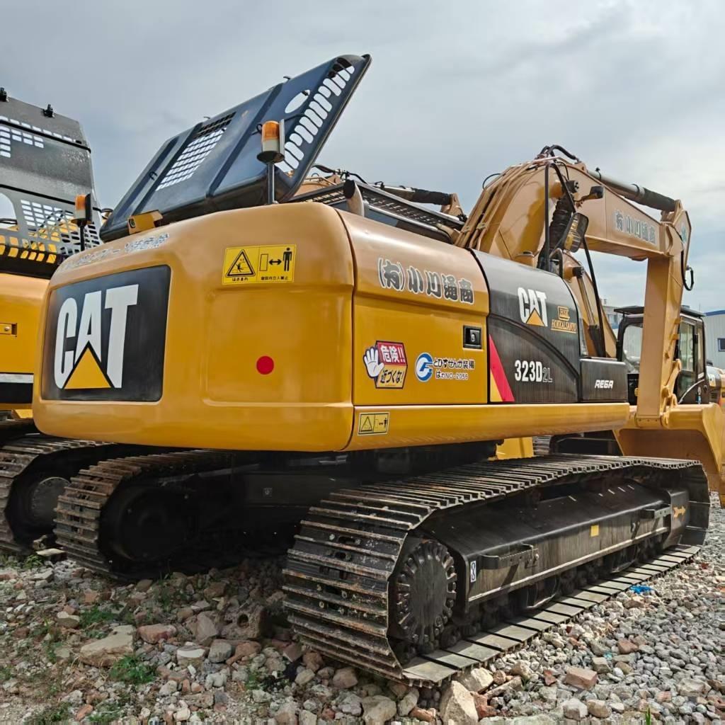CAT 323D2 Raupenbagger