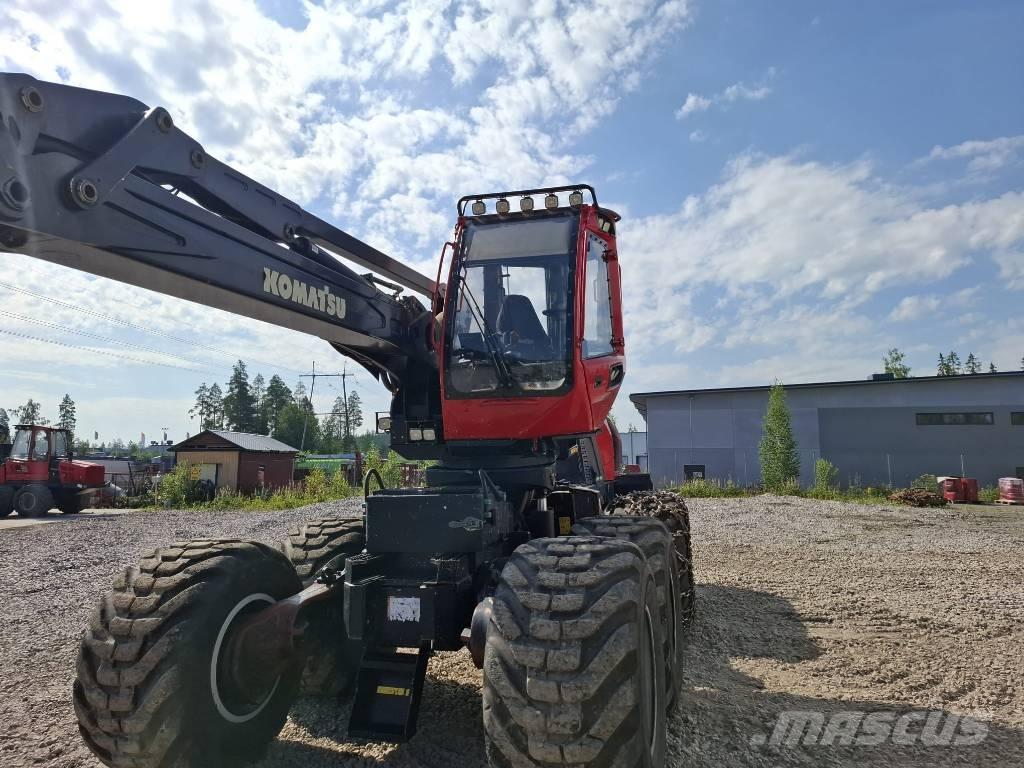 Komatsu 931 XC Harvester