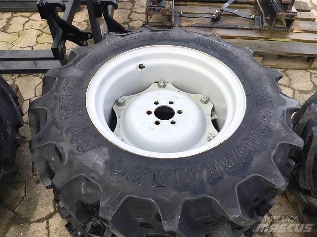 BKT 280/85R20 Reifen