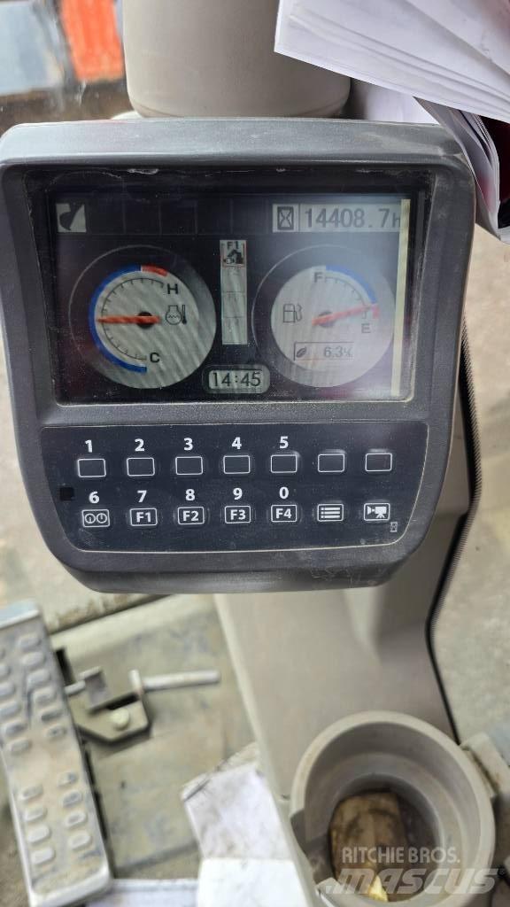 Hitachi ZX225USRLC-3 Raupenbagger
