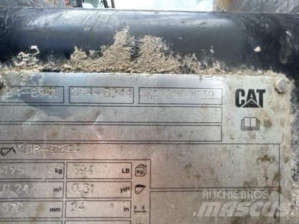 CAT 2548941 Schaufeln