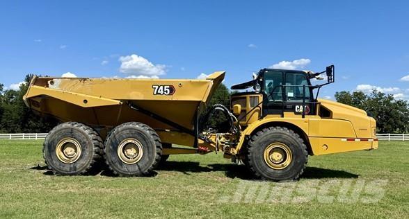 CAT 745 Dumper - Knickgelenk