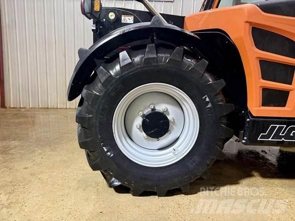JLG 823 Teleskoplader