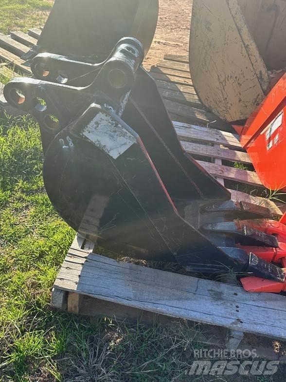 Kubota L5415A Schaufeln