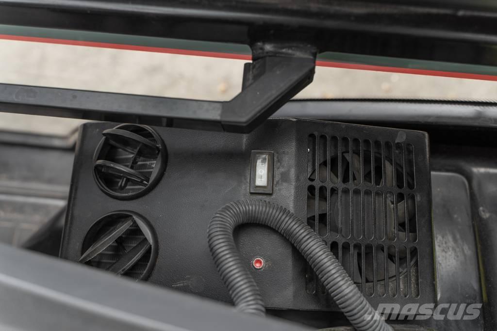Manitou MI 30 D Diesel Stapler