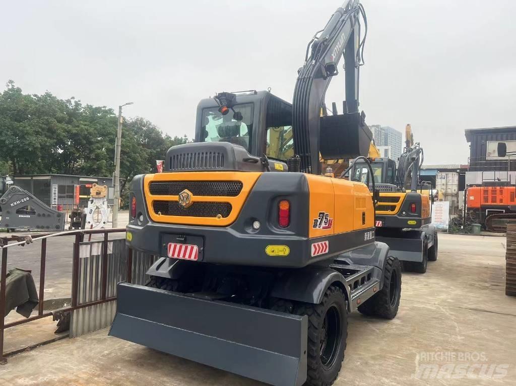 Xinyuan  B75G4 Raupenbagger