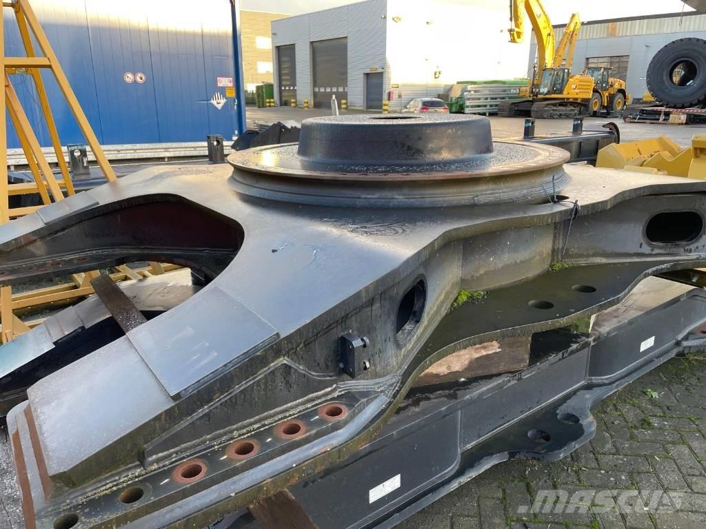 CAT 374 F L Chassis