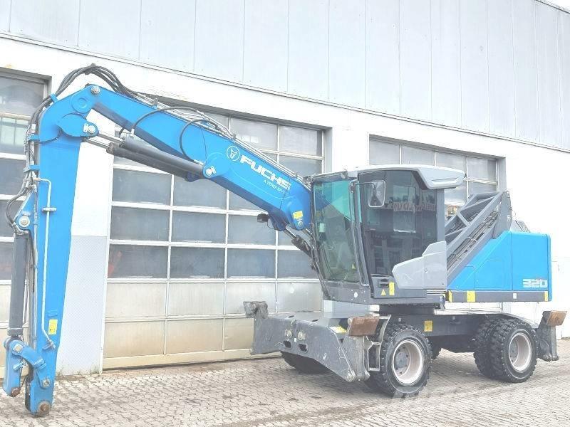 Fuchs MHL 320 F Materialumschlag
