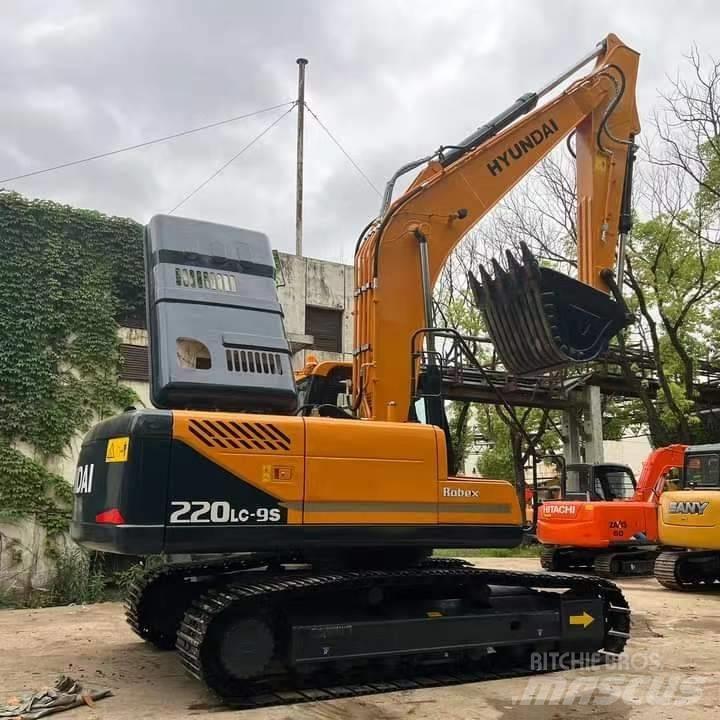 Hyundai R220LC-9S Raupenbagger