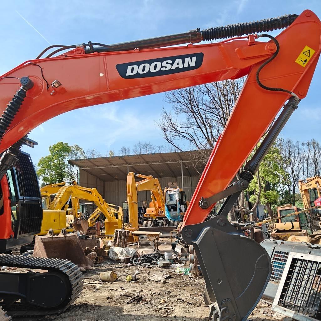 Doosan DX 225 LCA Raupenbagger