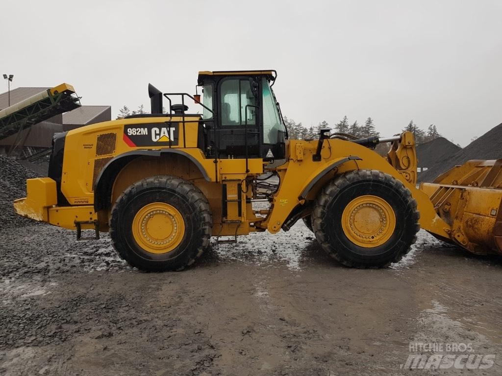 CAT 982m Radlader