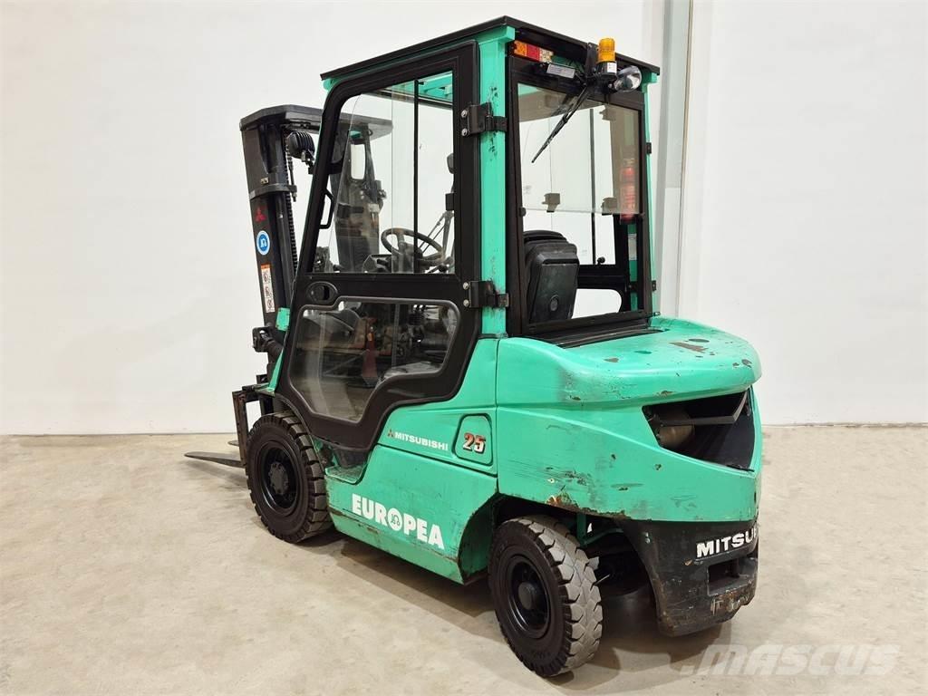Mitsubishi FD25NT Diesel Stapler