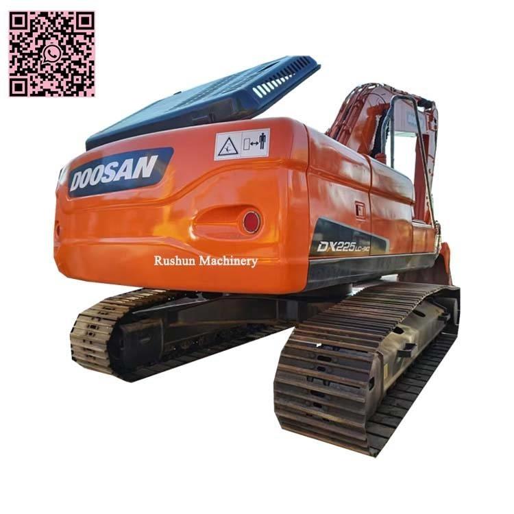 Doosan DX 225 LC Raupenbagger