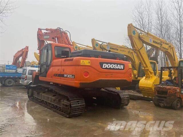 Doosan DX300 Raupenbagger