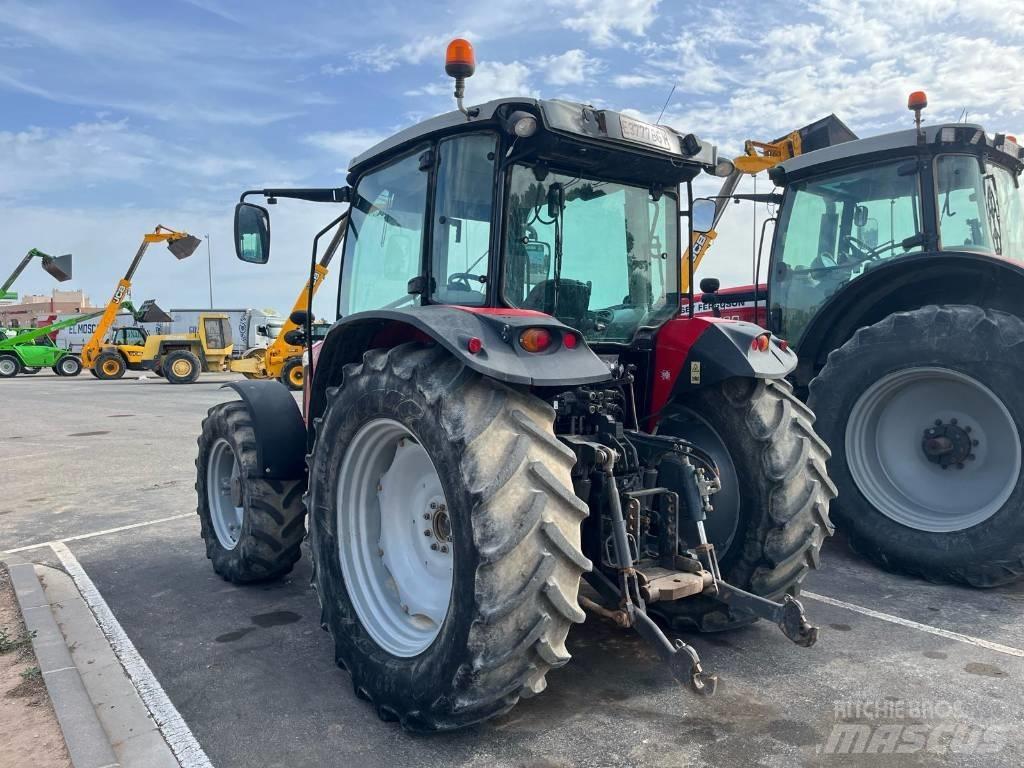 Massey Ferguson 5711 Traktoren