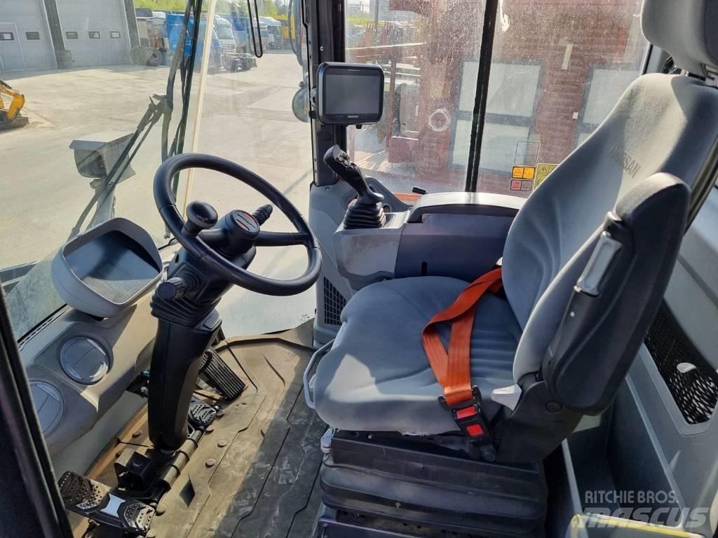 Doosan DL 380-7 Radlader