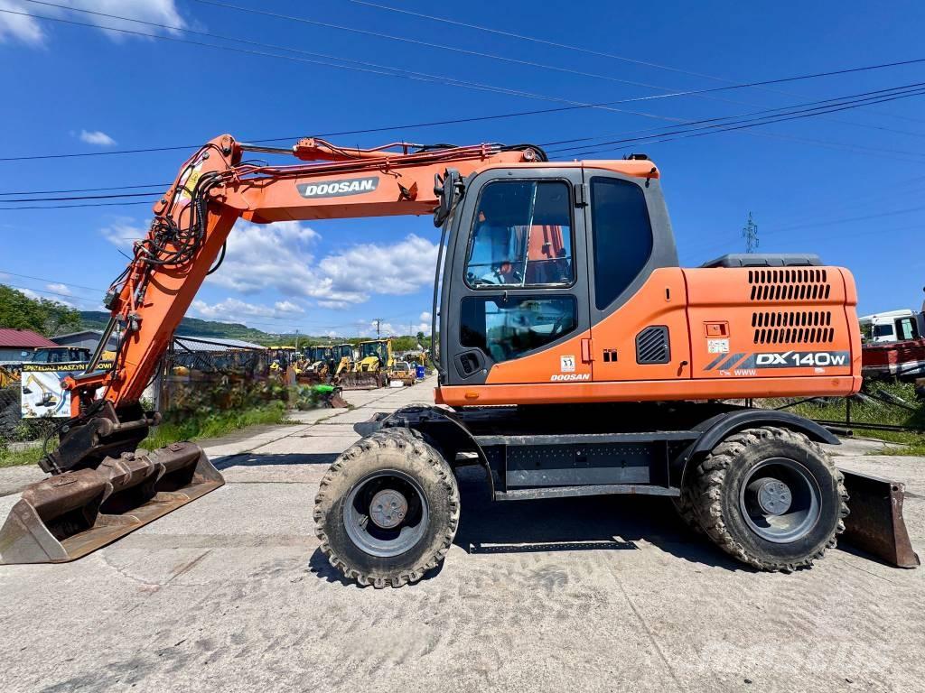 Doosan DX 140 W-3 Mobilbagger