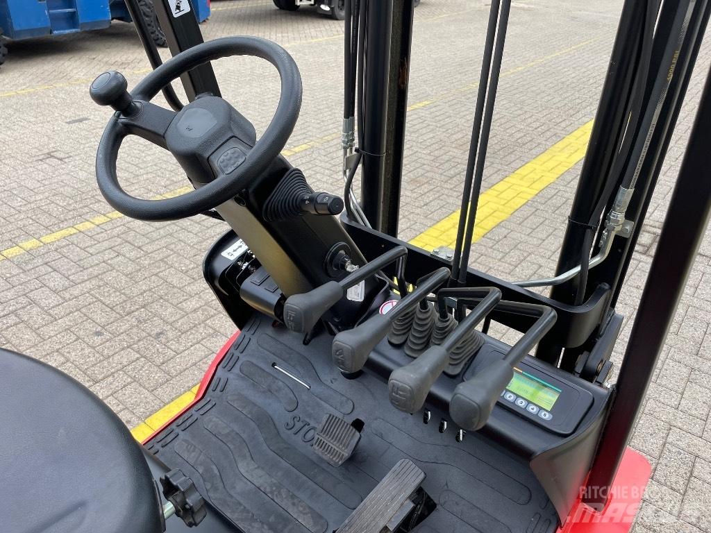 EP EFL 181 Elektro Stapler