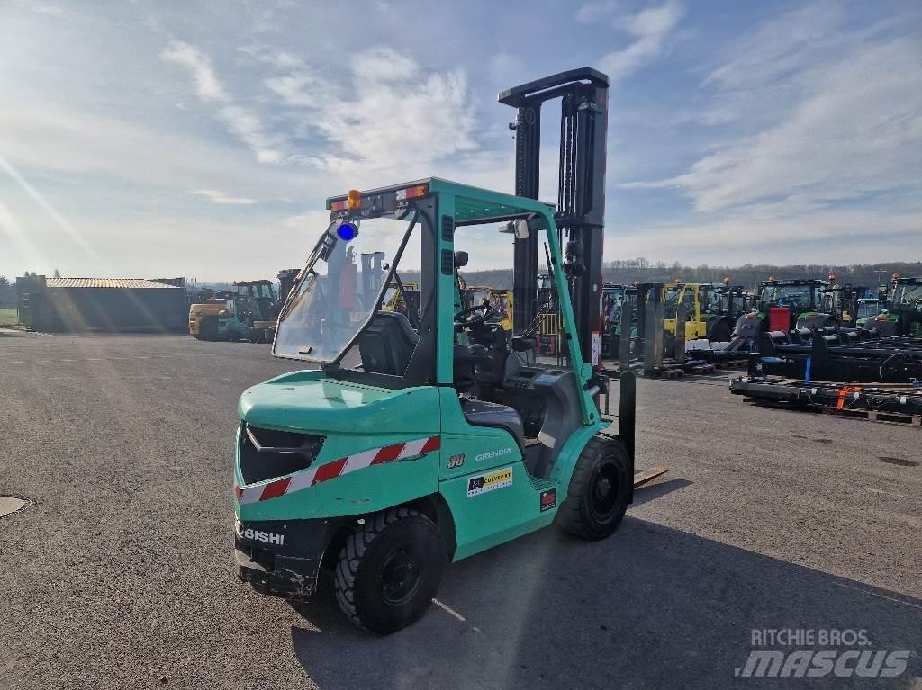 Mitsubishi FD30N Schubmaststapler