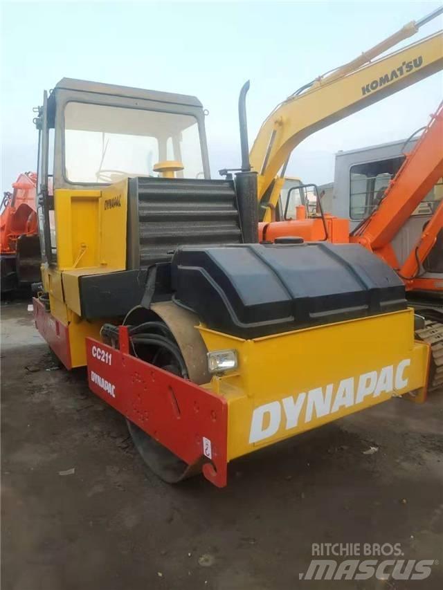 Dynapac CC211 Walzenzüge