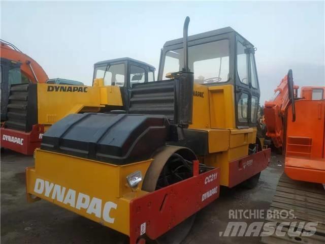 Dynapac CC211 Walzenzüge